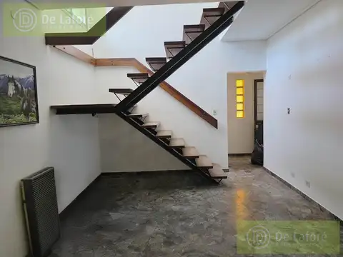Casa en Alquiler con 1 cochera