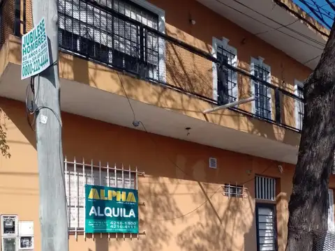 Departamento de 2 ambientes en P.B. en alquiler | Berazategui