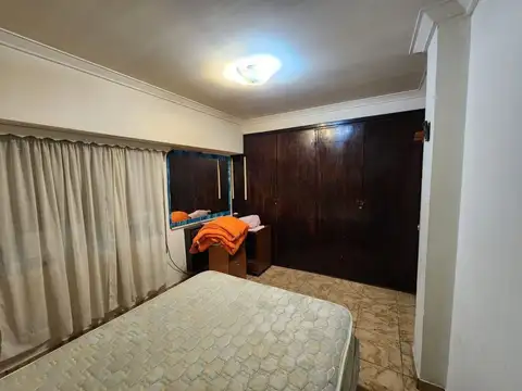 Casa 8 ambientes con 1 baño