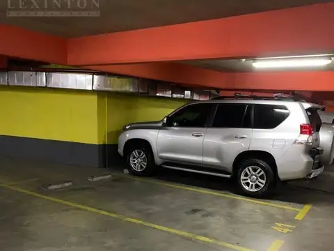 Cochera en edificio Chacarita sobre Av Corrientes 12m2