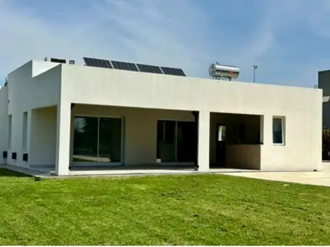 VENTA CASA 4 AMBIENTES CLUB DE CAMPO SAN LUCAS