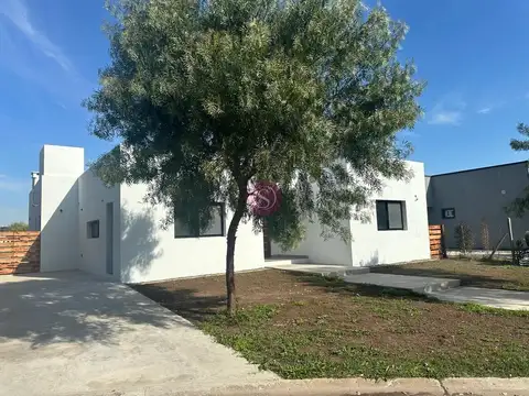 Casa 4 ambientes con 3 baños