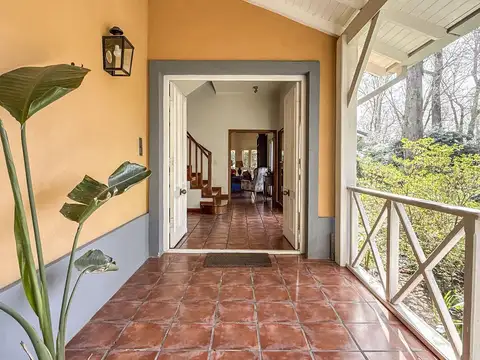 Casa 6 ambientes con 3 baños