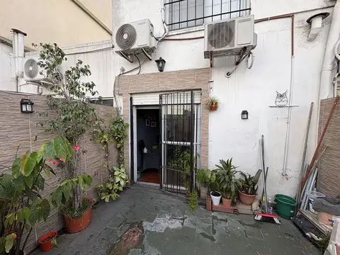 Venta de ph 3 ambientes con patio. Excelente Ubicacion