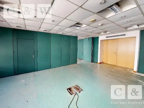 Oficina en Venta con 6 cocheras