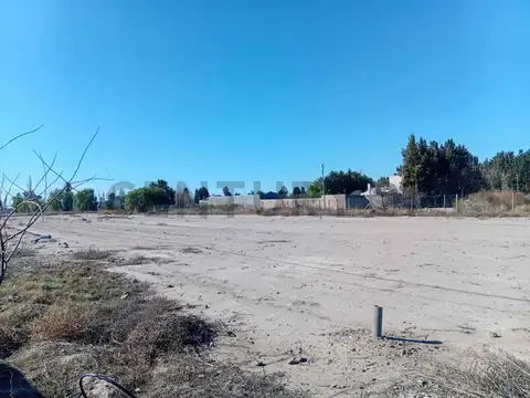 Cruz de piedra S-N , Piso 0