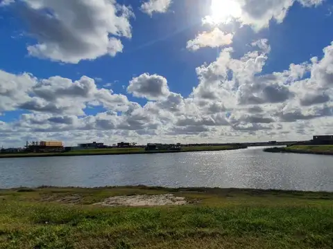 Venta Lote - Barrio Costas -  Puertos del Lago - Escobar - Al agua