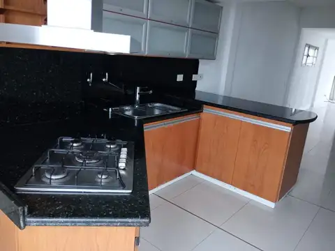 Departamento 4 ambientes con 2 baños
