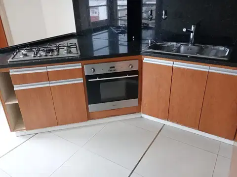 Departamento en Alquiler con 1 cocheras