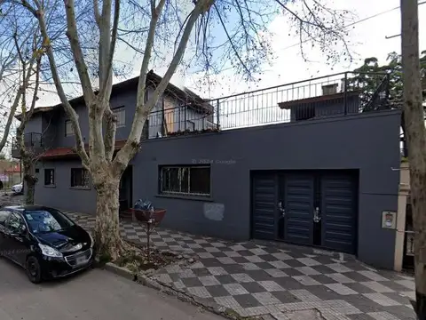 Casa en venta - 4 Dormitorios 3 Baños - Cochera - 270Mts2 - Echeverría