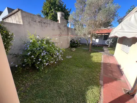 Casa venta de cinco dormitorios, Tolosa, La Plata