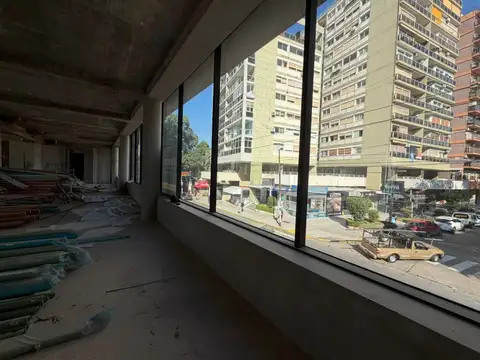 Av. Meeks 300