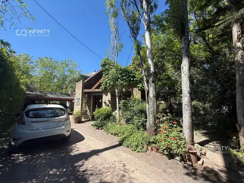 Casa en Alquiler con 6 cocheras
