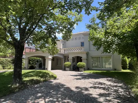 Casa a la venta en el Barrio Las Caletas Nordelta