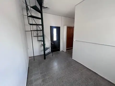 ALQUILER CASA DUPLEX DOS DORMITORIOS COCHERA PANDO