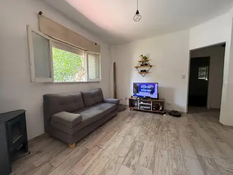 Depto Tipo Casa 3 ambientes con 2 baños