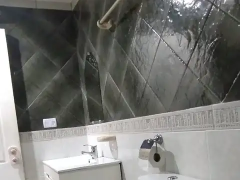 Depto Tipo Casa 6 ambientes con 2 baños