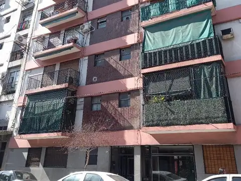 Presidente Luis Sáenz Peña 600, Piso 8°