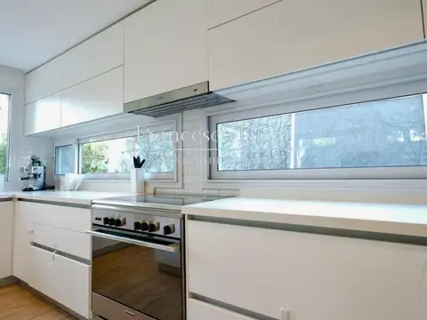 Casa 5 ambientes con 4 baños