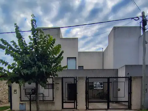 Casa  en Venta en Roque Perez