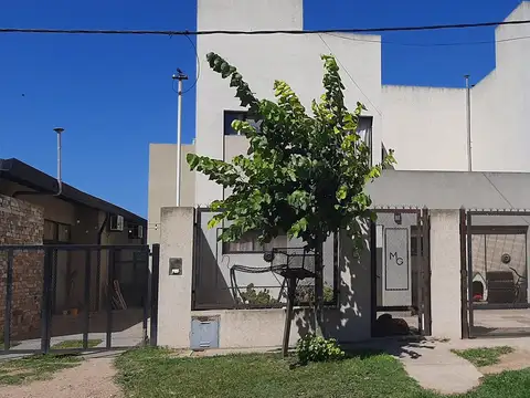 Casa  en Venta en Roque Perez