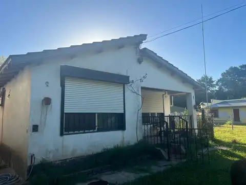 AMPLIA CASA EN VENTA CON GRAN PISCINA! VILLARS