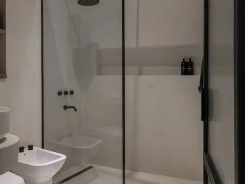 Alquiler comercial/profesional/oficina/showroom en Palermo Soho. Refaccionando a nuevo. De categoría. Gran diseño mediterráneo: ÚNICO! Sin expensas.