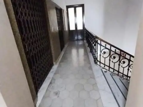 Avenida Hipólito Yrigoyen 800, Piso 5