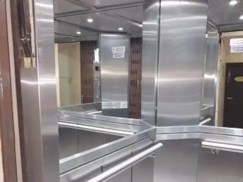 Hipolito Yrigoyen 800, Piso 5