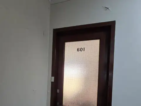 Av. Presidente Roque Saenz Peña al 800