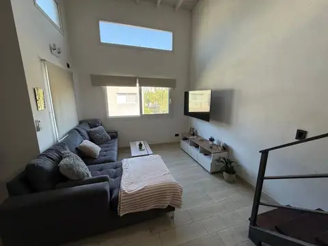 Departamento en Alquiler en Manuel Alberti, $ 799.000