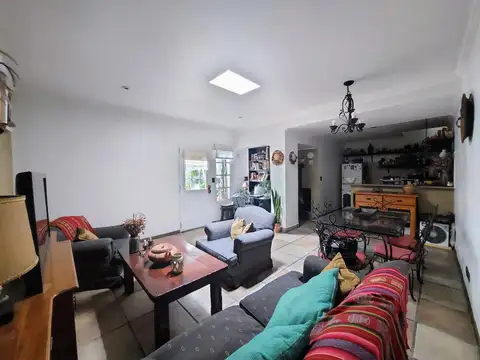 Depto Tipo Casa en Venta en Villa Sarmiento, USD 90.000