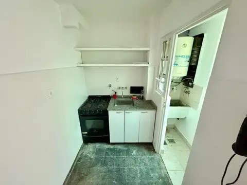 Departamento en Alquiler en Parque Chacabuco, $ 650.000