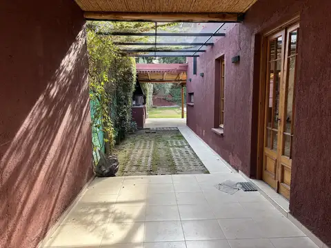Casa en barrio privado en Mayor Drummond | Suite con vestidor, pileta y cochera triple