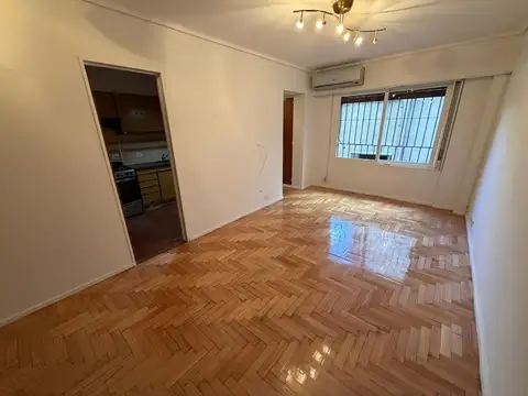Jerónimo Salguero 200, Piso 2