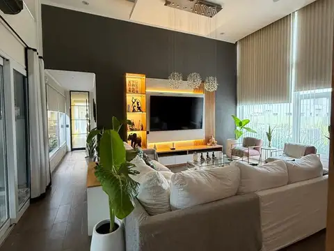 Casa 6 ambientes con 3 baños