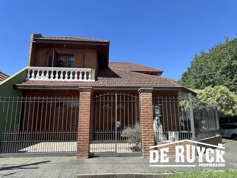 Casa en Venta en Quilmes Oeste, USD 180.000