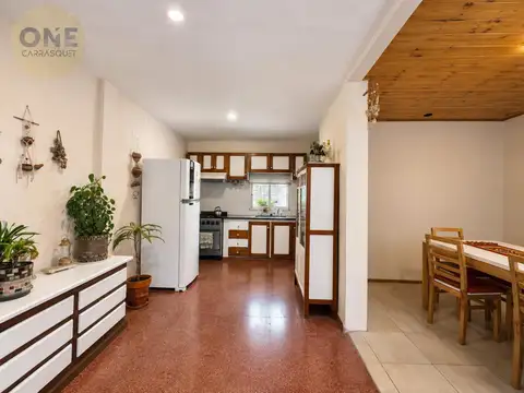 Casa 5 ambientes con 2 baños