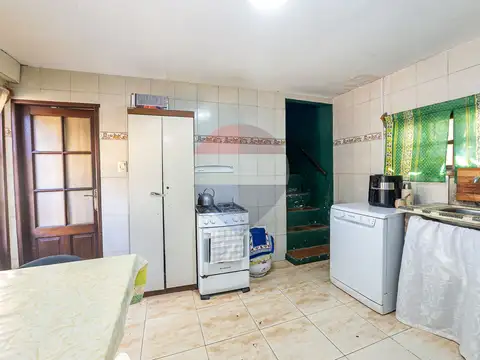 Casa 5 ambientes con 2 baños
