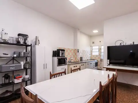 Casa 5 ambientes con 2 baños