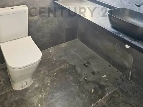 CASA DE 4 DORMITORIOS A LA LAGUNA A ESTRENAR