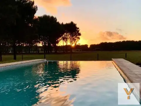 Casa en venta - 4 Dormitorios 3 Baños - Cochera - 1200Mts2 - La Herradura, Pinamar