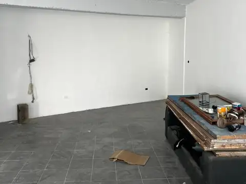 Local en Alquiler Via Pública