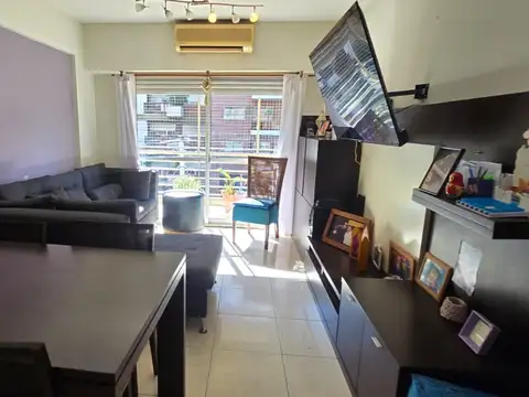 VENTA SEMIPISO 3 AMB  FRENTE BALCON PATIO FLORES
