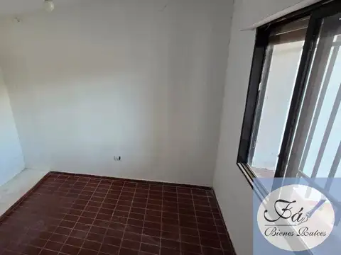 Casa en Alquiler con 1 cochera