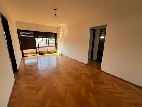 HERMOSO DEPARTAMENTO 3 AMBIENTES AL FRENTE CON BALCÓN