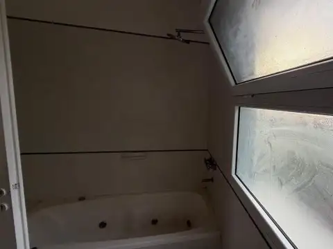 VENTA casa 5 ambientes Los Tilos