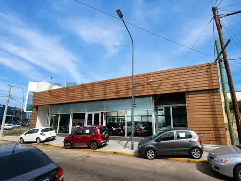 Local/galpón 650 m² – showroom – depósito – logística – villa martelli” en alquiler