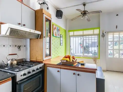 CASA . VENTA . 5 AMBIENTES . QUINCHO . PATIO . RAMOS MEJIA