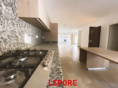 Departamento en Venta con 2 cocheras